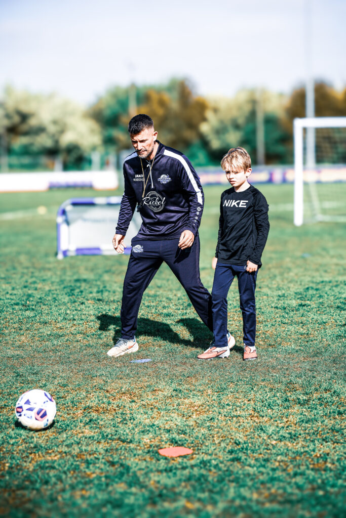 Movemania Academy Individualtraining Fussballschule Fussball Training